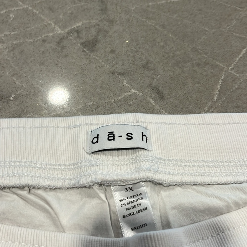 White Dash capri size3X - Picture 2 of 3